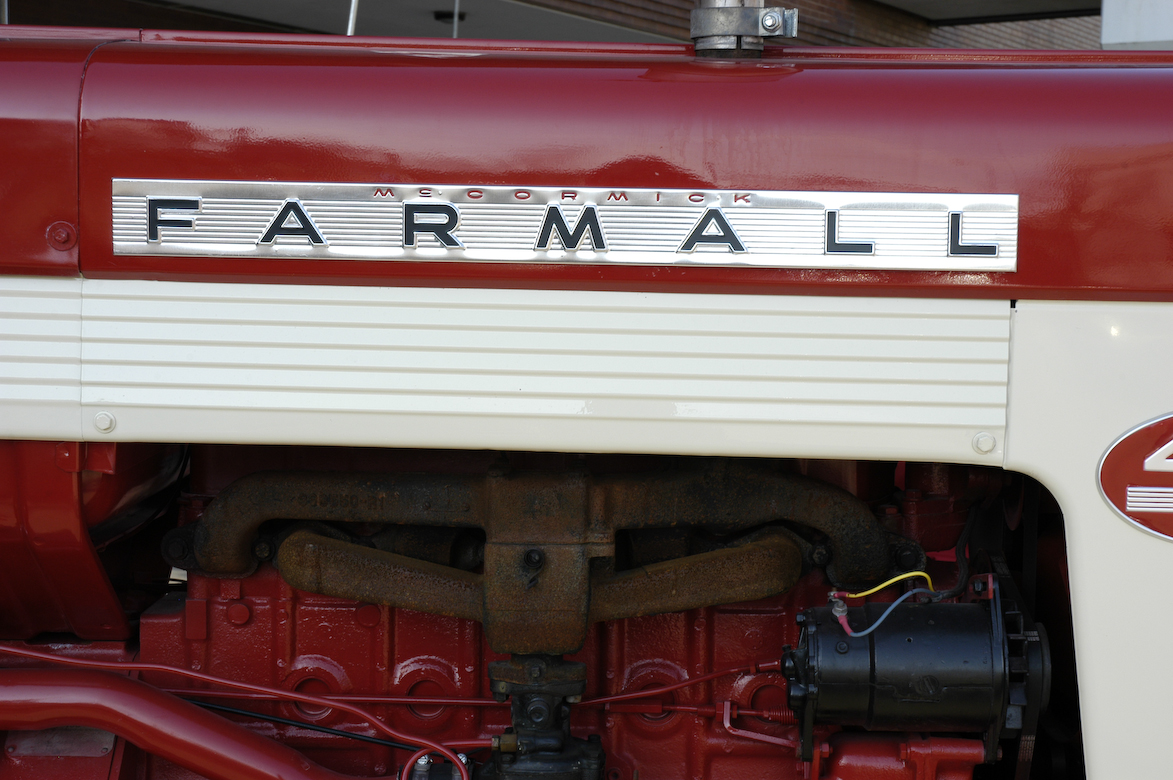 International Harvester Farmall Farmall 460 Emblem